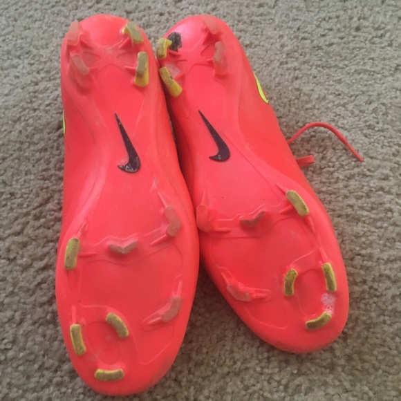 Shoes - Picture 6 of 8